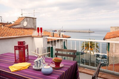 Apartamento con terraza frente al mar