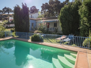 Private fenced pool with easy entrance