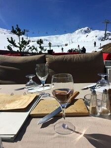 Luxury ski-in, ski-out apartment in Les Arcs 1950, sleeping up to 10