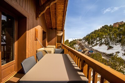 Luxury ski-in, ski-out apartment in Les Arcs 1950, sleeping up to 10