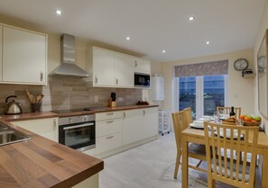 South facing kitchen/dining room