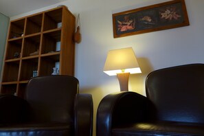 Un petit coin cosy, pour lire un bon roman ou regarder un film...
