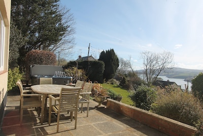 House with hot tub, large gardens and views across Fishguard Bay