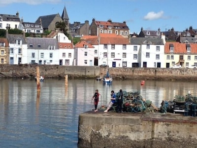 Beautiful 1850's Fisherman's Cottage on the sea front in prime location