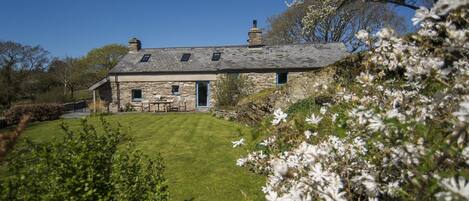 Tyn Llech with lovely front garden