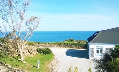 Above Beach House In Panoramic Location  Large Sleeps 8 in 1 Acre Private Garden