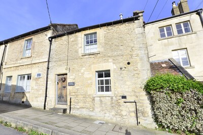 Hermosa casa de vacaciones, Kemble Cottage, Bradford On Avon, cerca de Bath. 