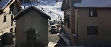 Vue du balcon sur les pistes