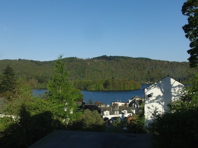 El Lookout Lodge, vistas al lago y terraza en el techo.