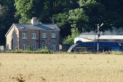 Cottage mit herrlicher Aussicht auf majestätische NYMR Steam Trains. Küste 20 Minuten