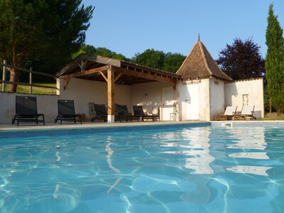 Magnificent  Maison de Maître & Cottage Sleeping 14 with Pool & Games Room