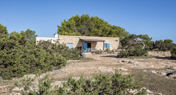 Vista casa desde la cala