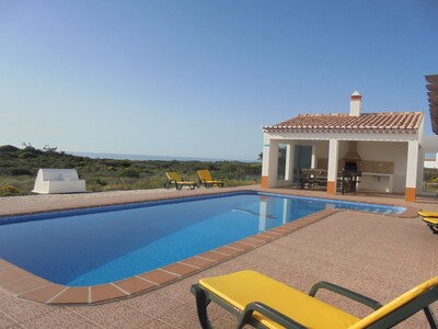 Luxury villa with pool, with Wide View Mar.