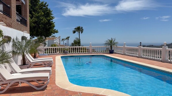 Walk-in Swimming Pool