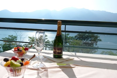 OFFER IN MACCAGNO: SPECTACULAR VIEW ON LAKE MAGGIORE - 2 km from the border