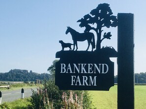 Entrance to Bankend holiday house. 
From the A 811. 