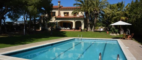 Sitges Villa Colibri: Very comfortable villa of 250 M2. Renewed in May 2019.