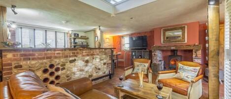 The Old Smithy: Open plan living space