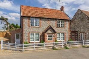 Ashdale, Thornham: Front elevation