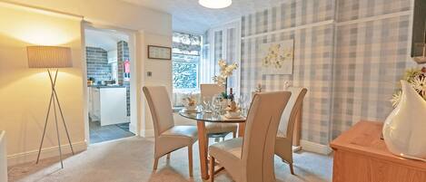 Bright and comfortable dining room