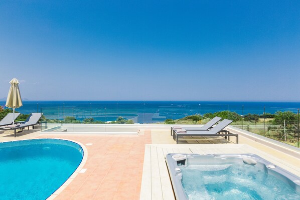 A heated spa whirlpool can also be found on the pool terrace!