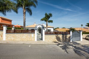 Entrance to Villa Jorge