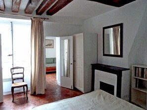 Small bedroom / dressing from main bedroom