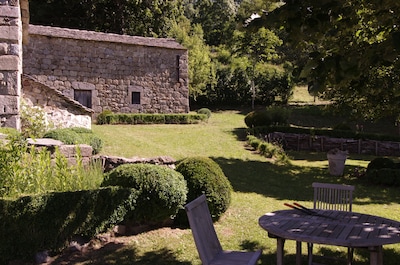 Hermosa casa ubicada en un parque con vistas panorámicas