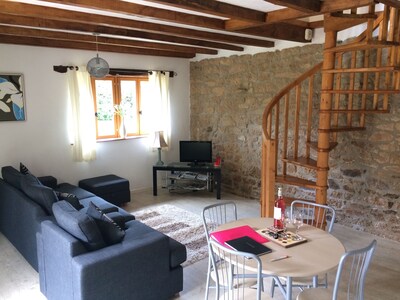 Cosy Cottage For Complete Getaway. 20% off Brittany Ferries. Book online
