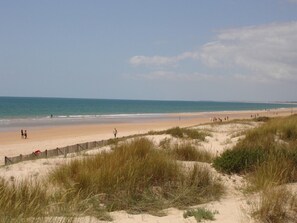 The superb sandy beach 250 mteres away.