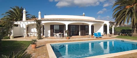 Villa Camena: piscina privata