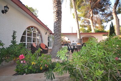 - 35% !! CASA ANDALUCIA INDEP.  20M PLAYA, 8 PERS. A/C, BBQ, WIFI, AMPLIO JARDIN