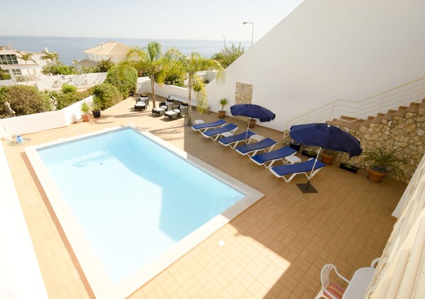 Plenty of space for groups with large terraces for dining and lounging