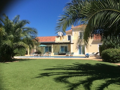 Luxury Villa, Private Heated Pool, Air-Con, WiFi, Secure Gated Mature Gardens