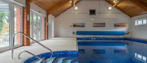 The Heydon, Roughton: Enjoys shared use of a heated indoor swimming pool