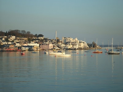 A seafront holiday home with panoramic views of Cowes Harbour and the Solent.