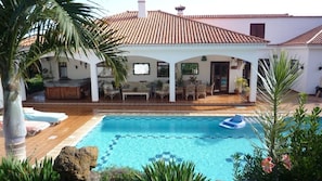 Pool area with Seating, Dining and Hot tub