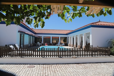 A Palhota - Ideal for families with swimming pool, private parking and free wifi