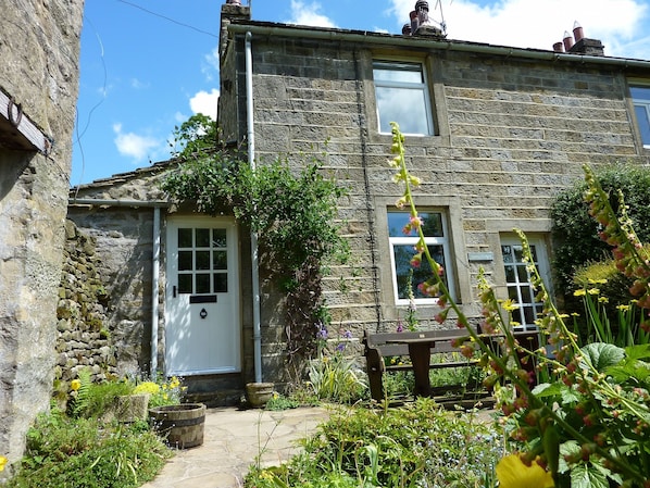Ghyllcroft - front of cottage