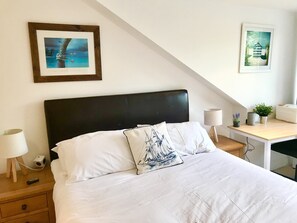 Guest bedroom with king bed 