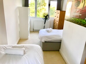 Third bedroom with 2 new single beds 