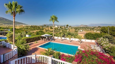 Villa in Alhaurin el Grande, großer privater Pool, spektakulärer Bergblick