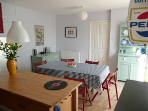 Plenty of room for cooking and eating!