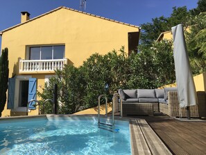 Looking toward the house from the pool area.