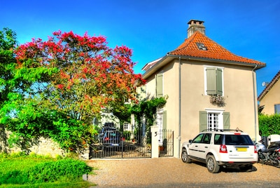 Wunderschönes Béarnaise-Haus mit 25 m beheiztem Pool und Blick auf die Pyrenäen