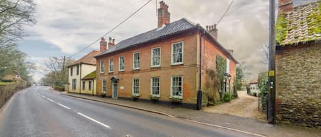 Holland House: Front elevation