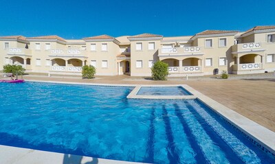 Apartamento con piscina a 100m de la playa