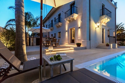 Villa Raphael, Luxus-Anwesen mit Pool und Meerblick