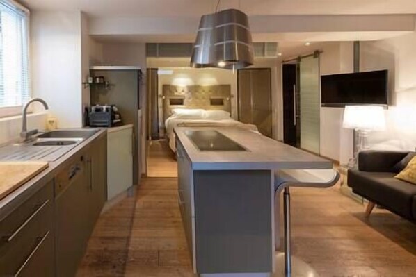 Apartment 1 open plan kitchen 
