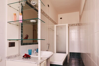 Elegant and bright apartment adjacent to the historic center